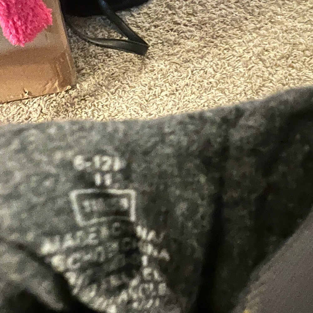 Shoes - Picture 3 of 4